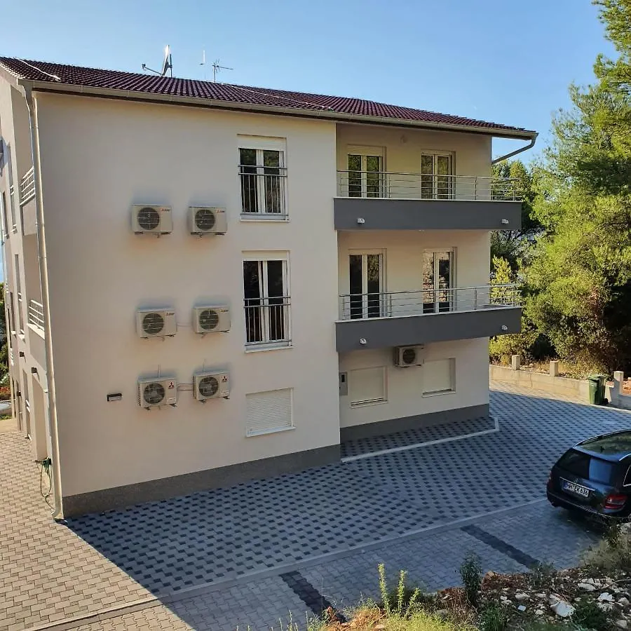 Villa Adria Trogir 0*,