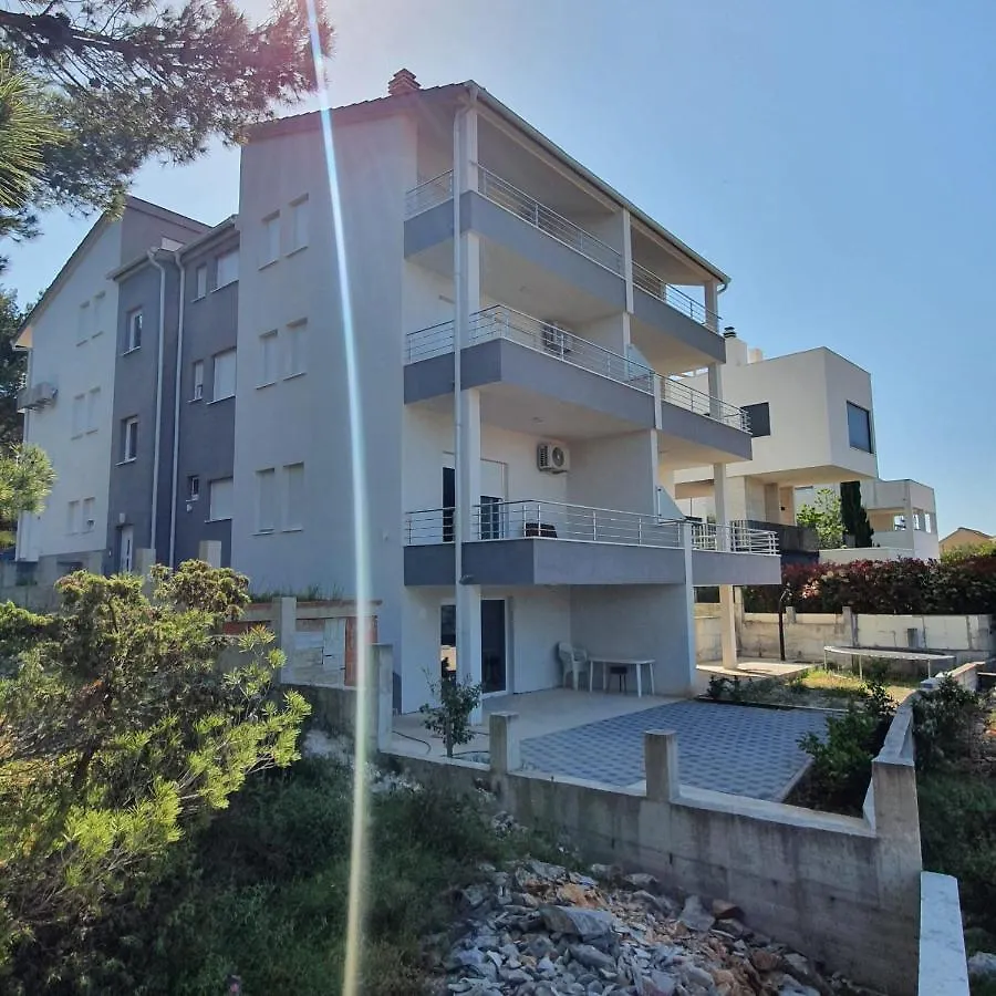 Villa Adria トロギール アパート