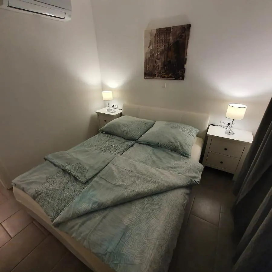 Villa Adria トロギール 0*,